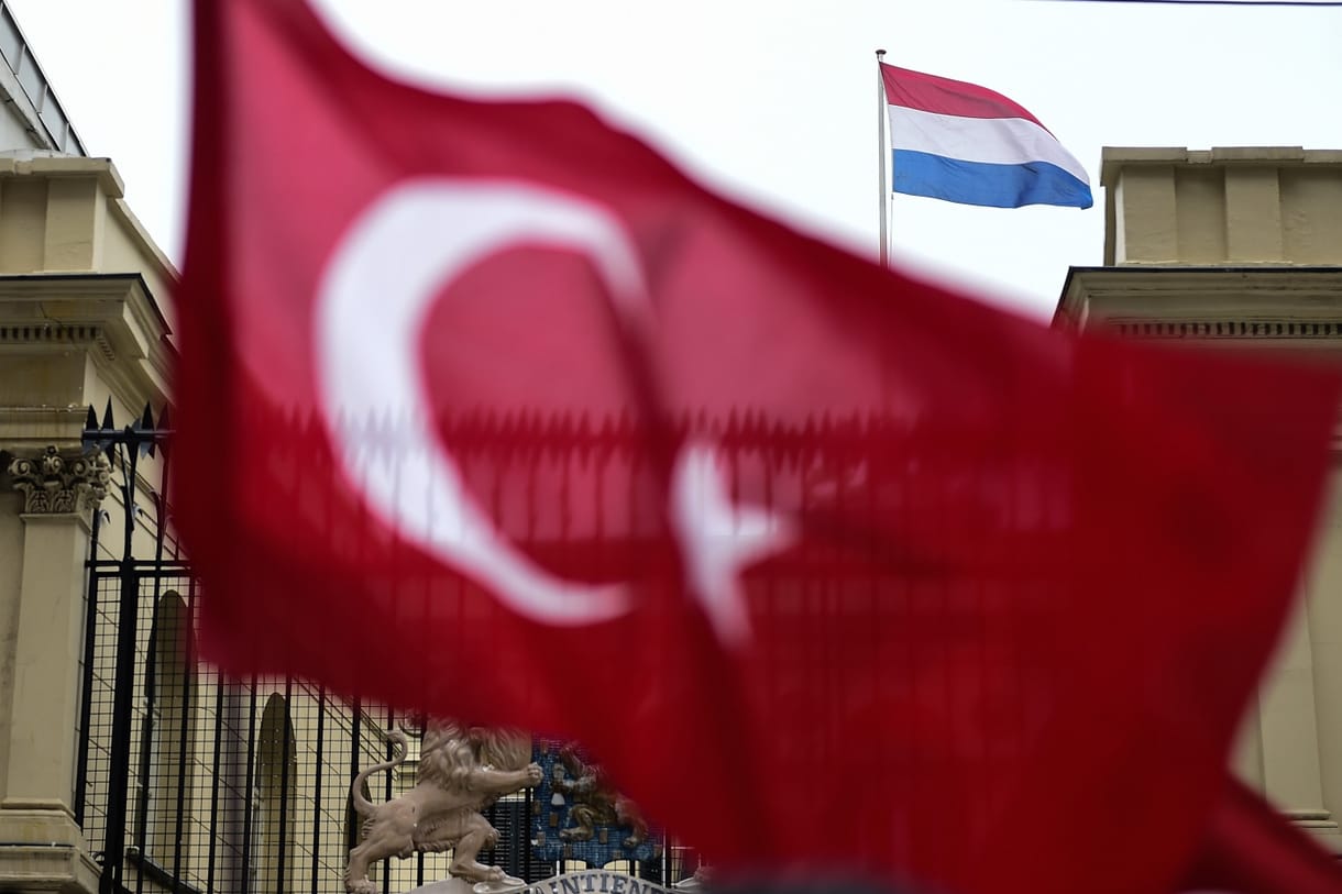 Több hónap után engedi haza Törökország a határon áttévedt két görög katonát