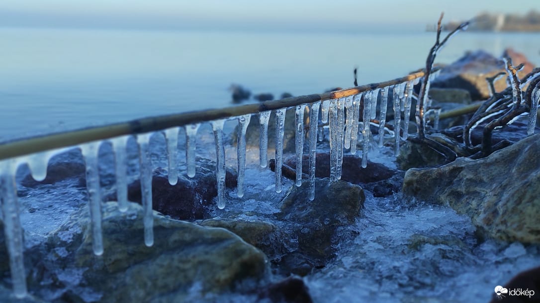 Jegesedik a Balaton - fotók