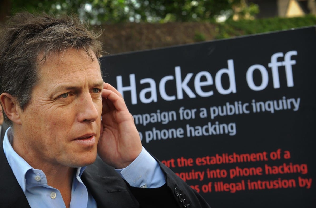 Bulvárbotrány: Hugh Grant betekinthet a bizonyítékokba