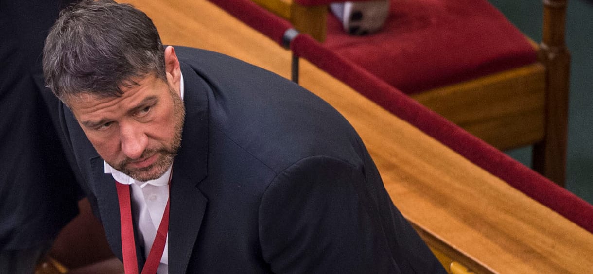 A felesége fizeti a fideszes Simonka György politikai hirdetéseit a Facebookon