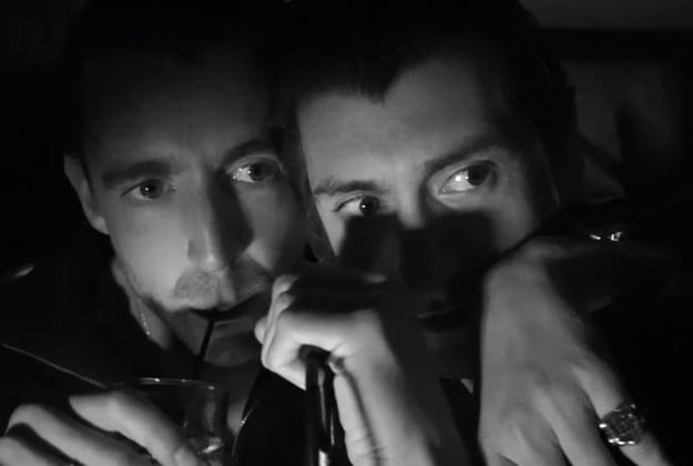 Visszatér az Arctic Monkeys-vezér másik sikeres zenekara – videó