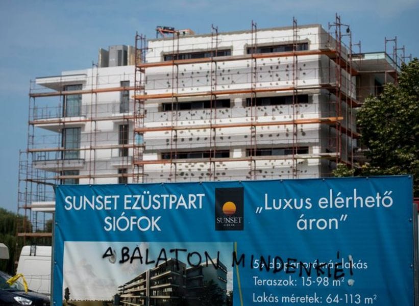 Siófokon több adót kell fizetni a Balaton-parti luxuslakások után