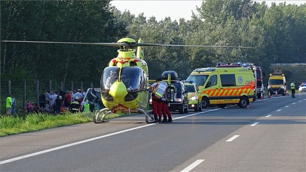 Halálos buszbaleset: egy kisgyerek is súlyosan megsérült