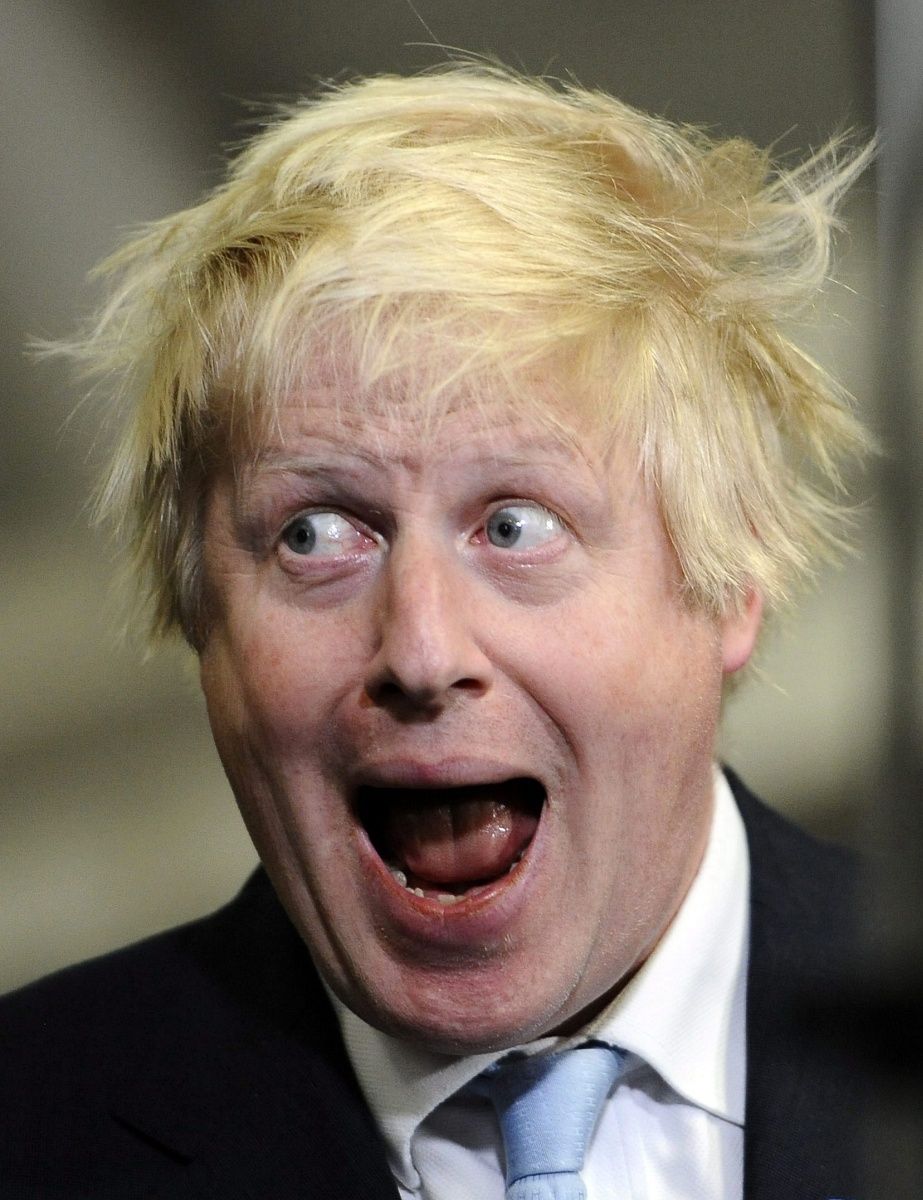 Fotó: Vicces arccal fogadta Boris Johnson a brit eredményeket