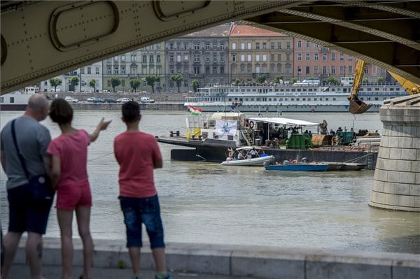 Jelentésben figyelmeztették a városvezetést, túlzsúfolt a Duna Budapestnél