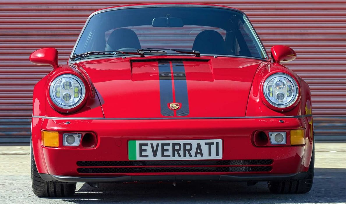 OT-rendszám helyett villanymotort kapott ez a 30 éves Porsche