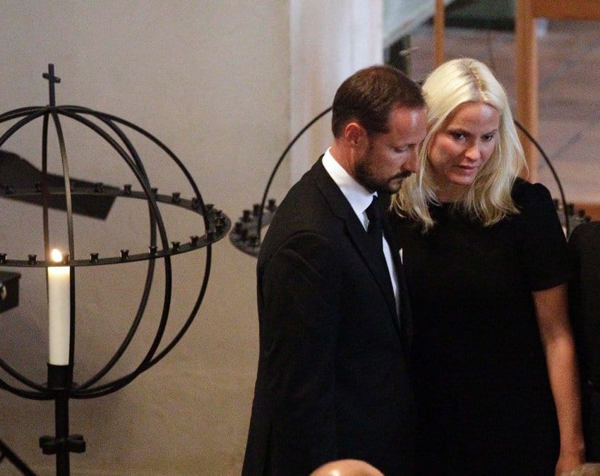 A norvég koronahercegnő féltestvére is a mészárlás egyik áldozata