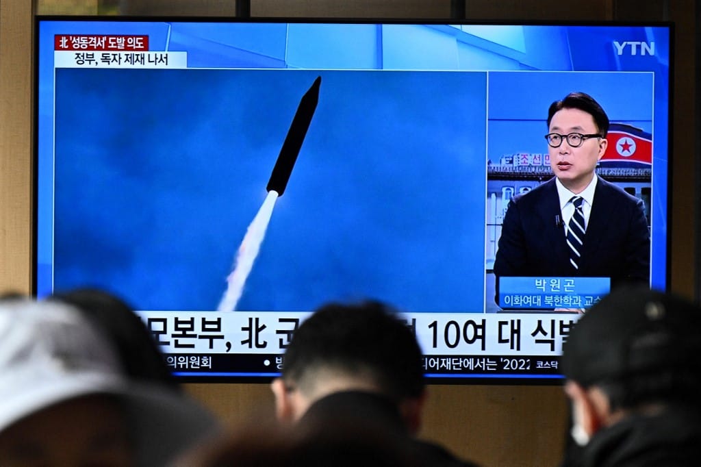 Figyelmeztető lövéseket adott le egymásra a két Korea a határon