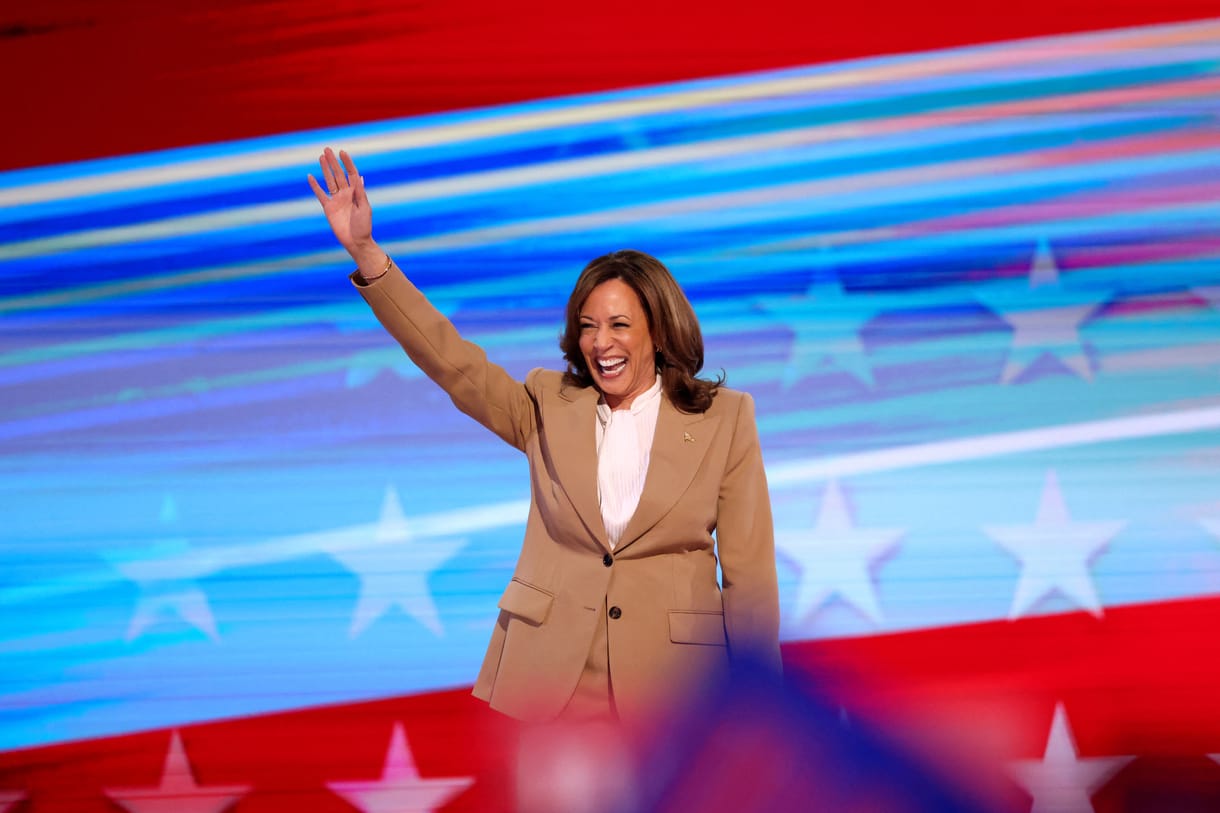 Csak úgy ömlik az adomány Kamala Harris kampányába
