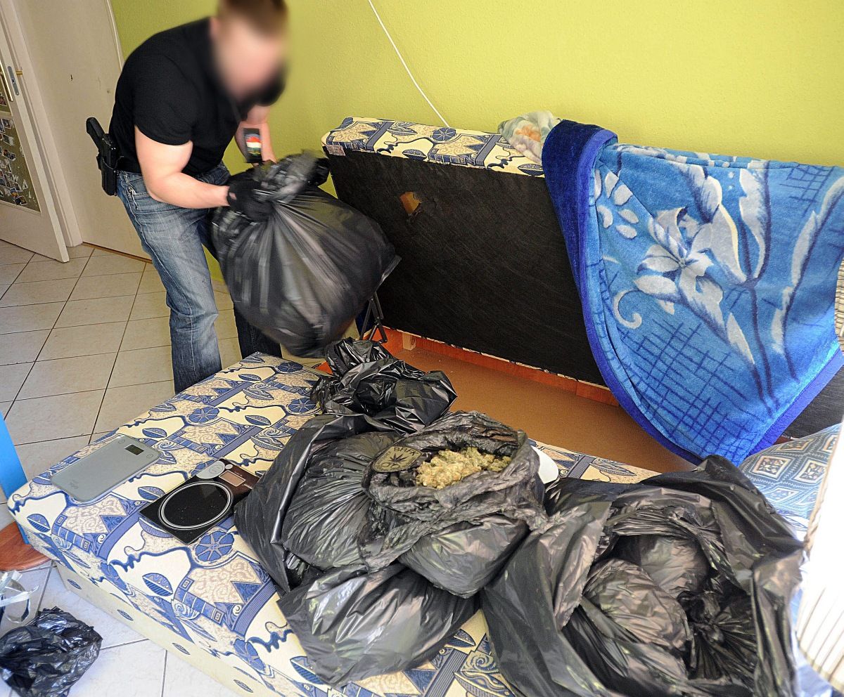 A rendőrök miatt koccantak vietnami dílerek a XV. kerületben