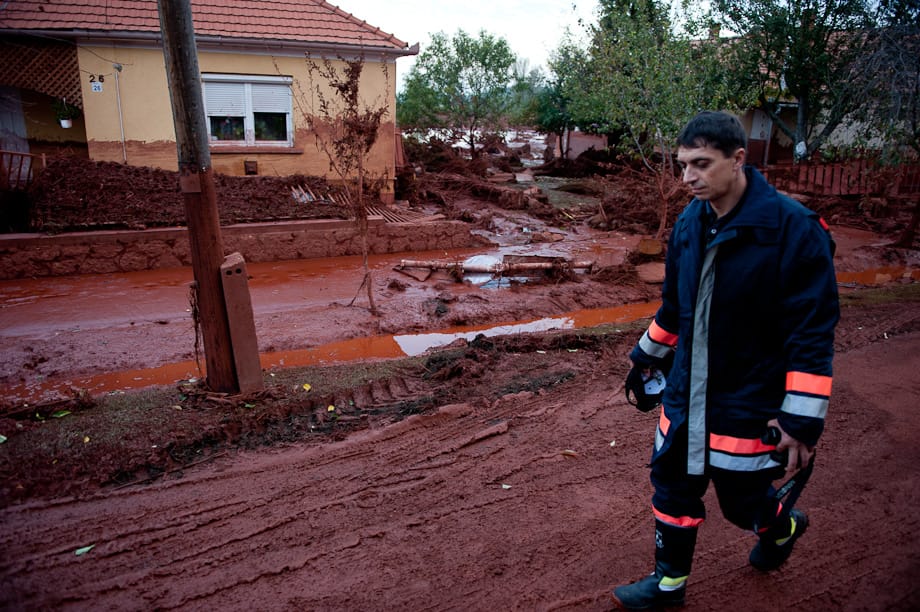Száll a vörösiszappor: a zöldhatóság tenne valamit ellene