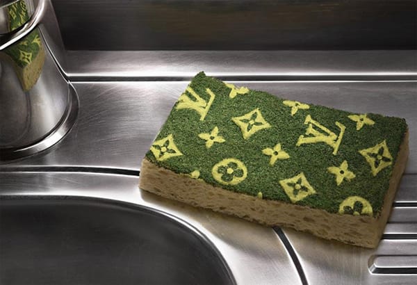 Tisztára mosott őrület: Louis Vuitton mosogatószivacs