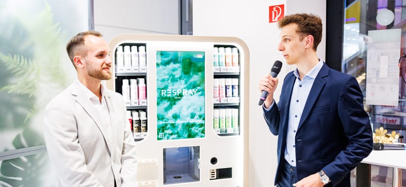 Fenntarthatóság felsőfokon: országos terjeszkedéshez érkezett a Rossmannban a Respray újratöltő automata