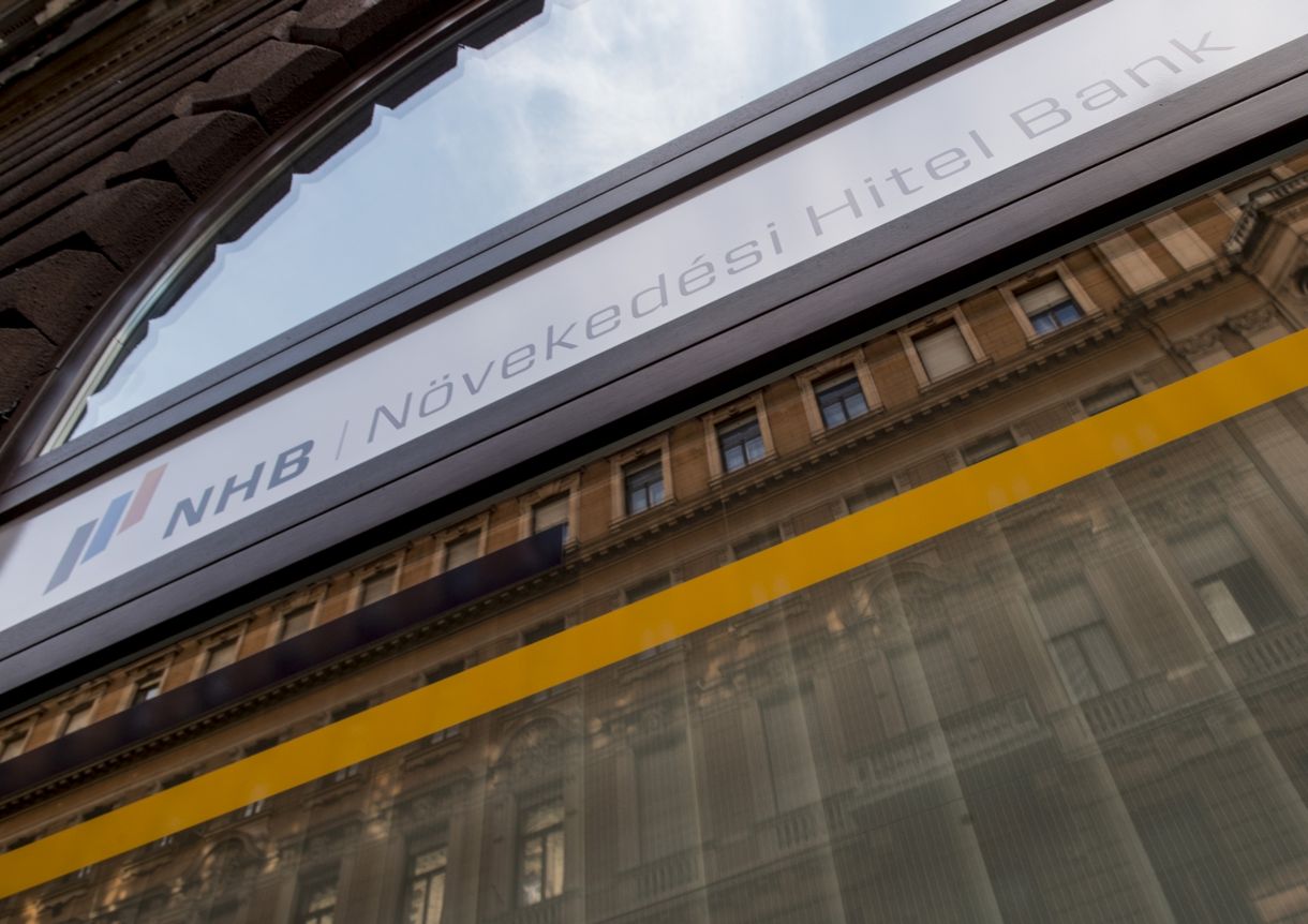 Továbbra is bajban Matolcsy rokonának a bankja