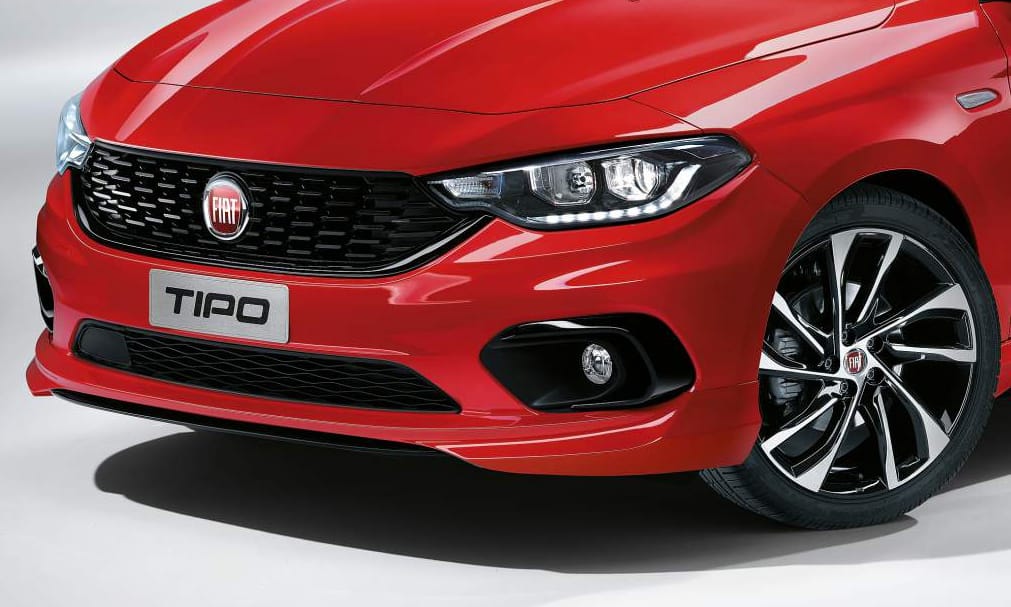 Itt az új Fiat Tipo Sport: Leheletnyi Ferrari-életérzés a széles közönségnek