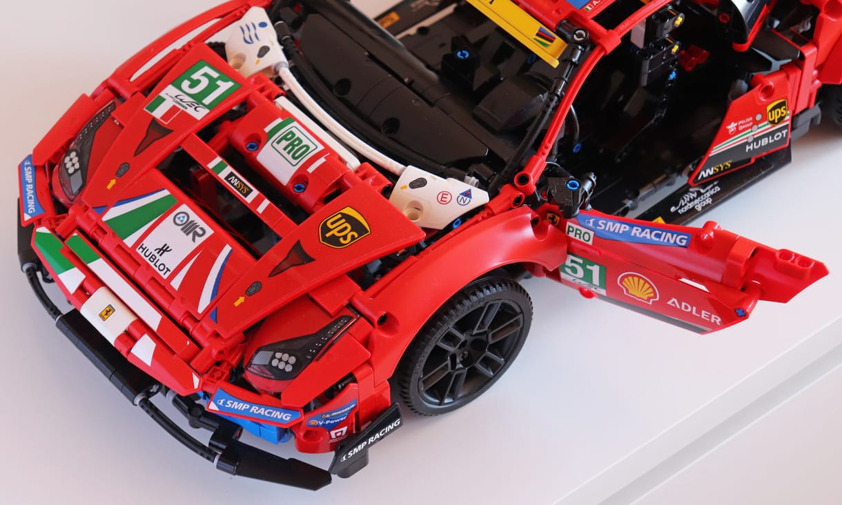 Versenyautó a nappaliban: összeraktuk az első Lego Technic Ferrarit