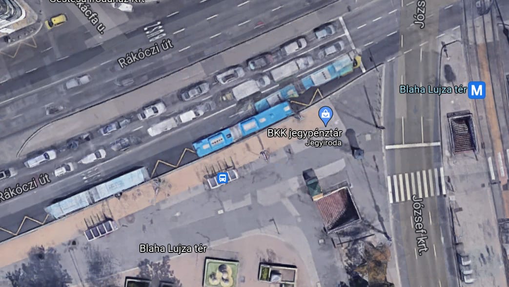 Újra a megszokott helyről indulnak a buszok a Blaha Lujza téren