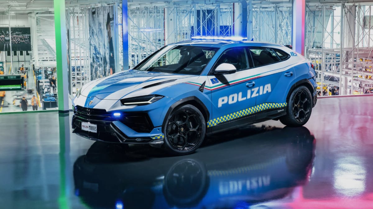 666 lóerős Lamborghinivel cirkálnak majd az olasz rendőrök