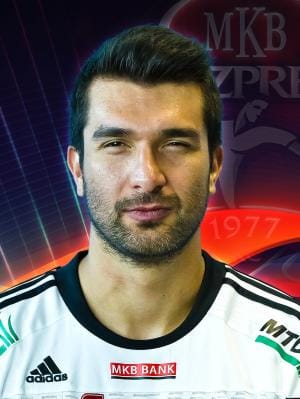 Mentő hozza haza a Veszprém beállósát