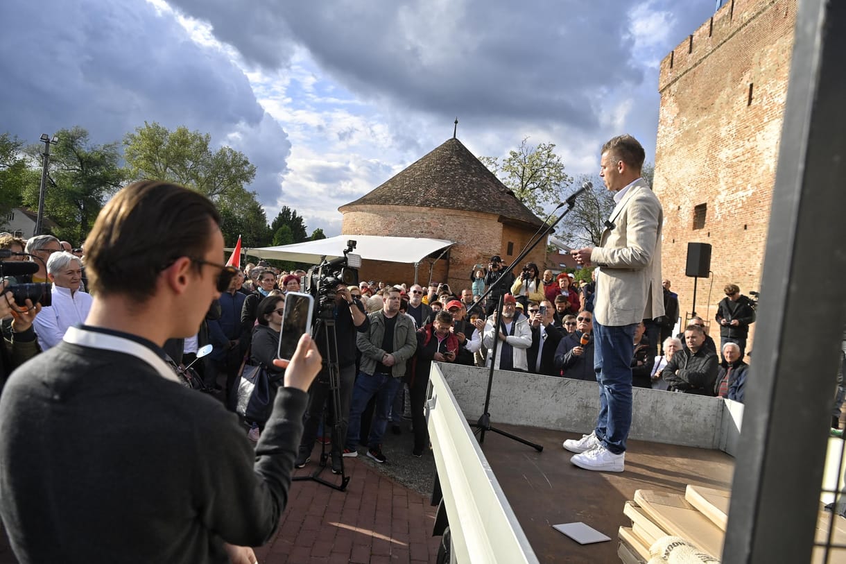 Tamás Ervin: „Apukám, szimplázzuk le. Magyar Péter egyelőre nem más, mint egy dugó”