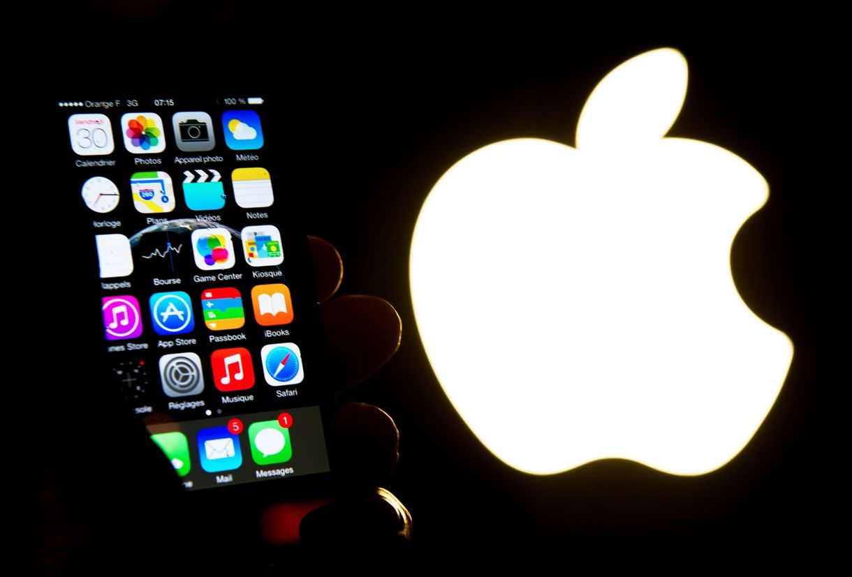 Kezdődik: Manhattan nekimegy az Apple-nek