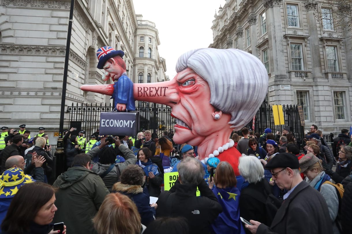 Brexit: katasztrófa vagy öngyilkosság várhat a brit kormányra