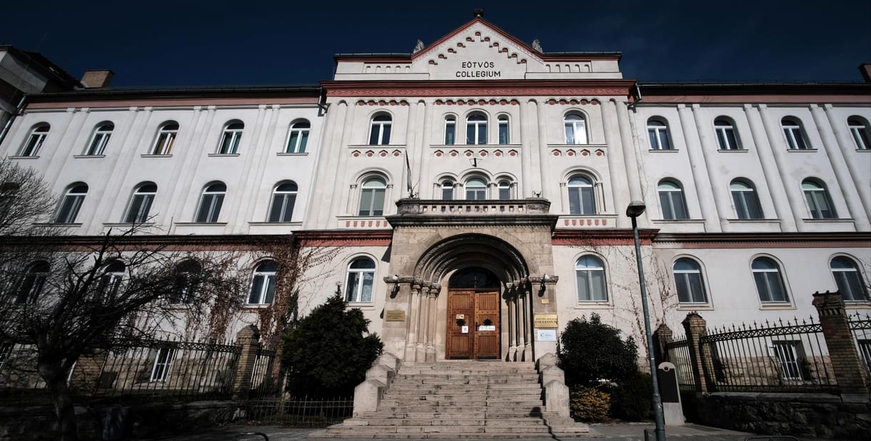 Évi 1,3 milliót is bukhatnak azok az egyetemi oktatók, akik alacsonyabb munkakörben dolgoznak a megérdemeltnél