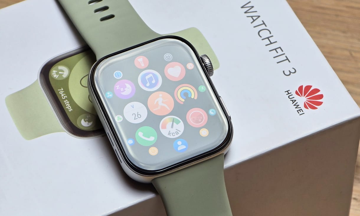 Az Apple is megirigyelné? Kipróbáltuk az új Huawei Watch Fit 3 okosórát