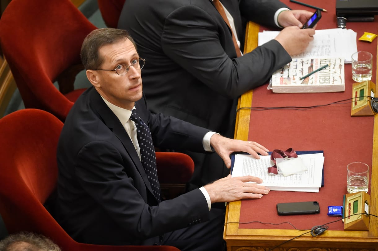 Újabb tízmilliárdokat csoportosít át a kormány – jut focira, kézilabdára és Hungarikum Hotelre is
