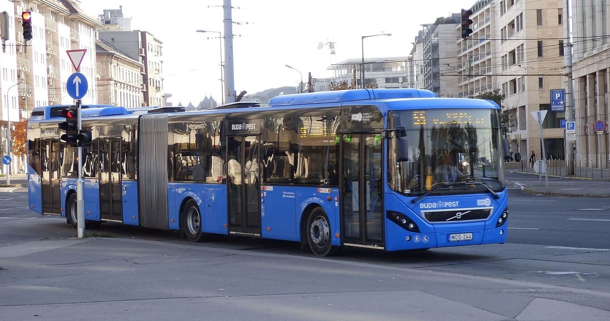 Meredek magyarázatot adott tettére a terhes nőt elzavaró buszsofőr