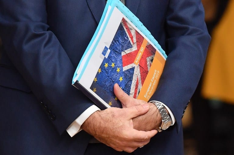Kamionokkal blokkolják az utat Dovernél, hogy kipróbálják, mit hozhat a Brexit