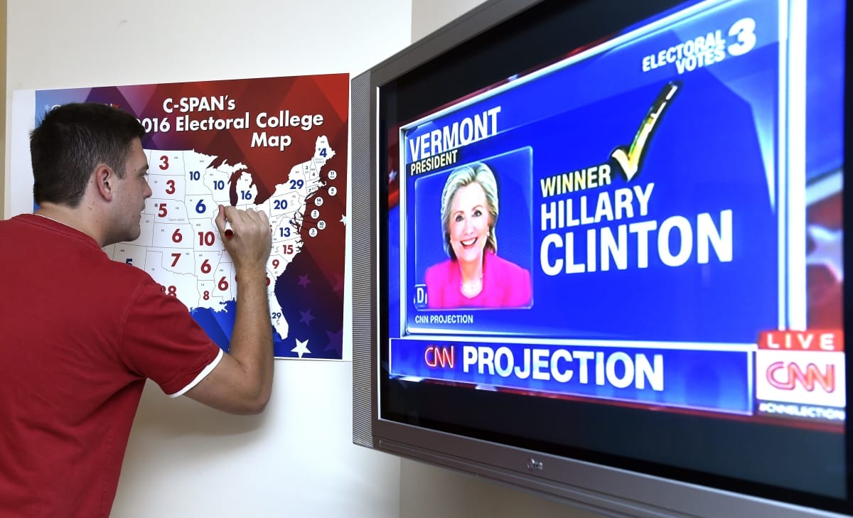 Fordult az állás: Clinton vezet 68-48-ra