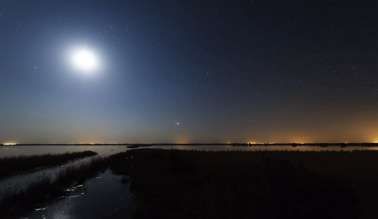Lélegzetelállító timelapse videót csináltak az éjszakai Hortobágyról