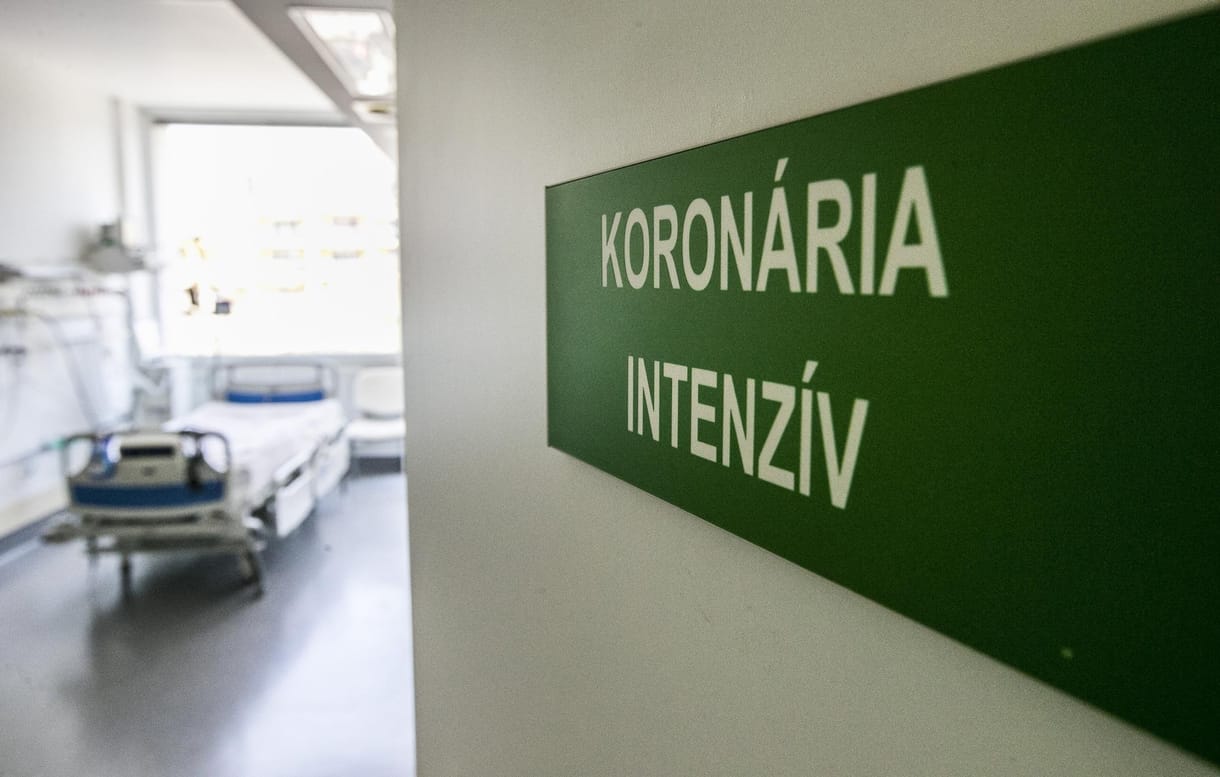 Miniszteri tanácsadó: Hetek óta készülnek a kórházi helyek felszabadítására