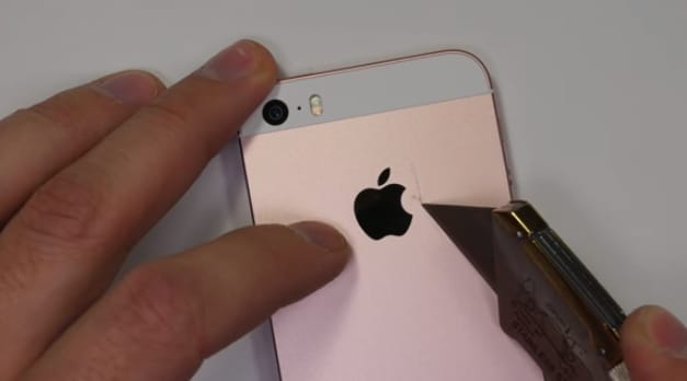 Videó: Itt az iPhone SE tortúratesztje