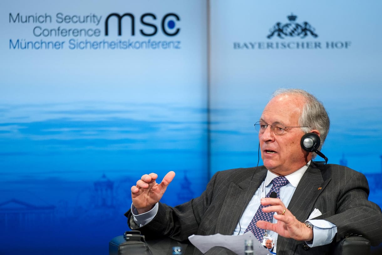 Wolfgang Ischinger: Mi a teendő a NATO és Oroszország közötti válságban?