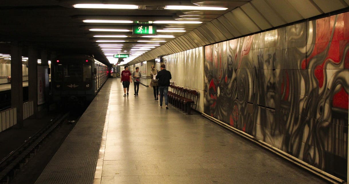 Elkaptuk a múló időt – a 3-as metró nemsokára eltűnő műalkotásai