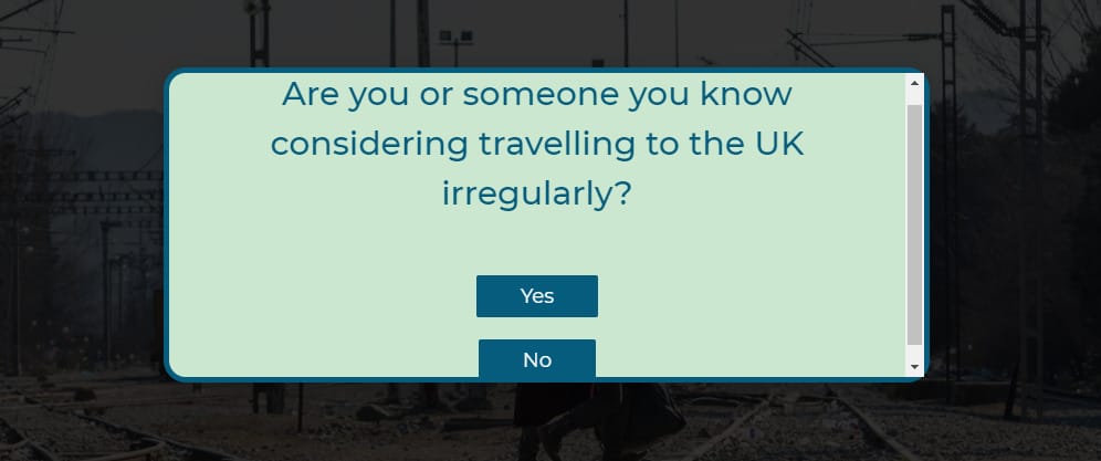 Independent: A brit belügyminisztérium kamuoldallal tántorítja el a menekülteket a beutazástól