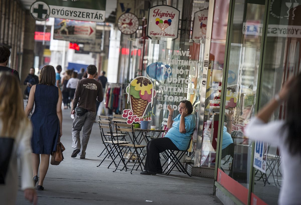 Újra élet költözik Budapest üresen tátongó üzleteibe