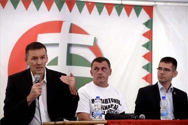 A jobbikos Novák Előd a fehér ember kihalása miatt aggódik
