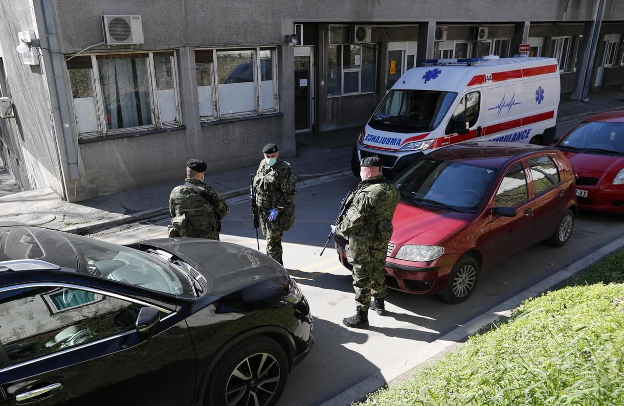 Szeretettel a Vajdaságból: Nemrég Milánóba küldték a népet, most kijárási tilalommal védik