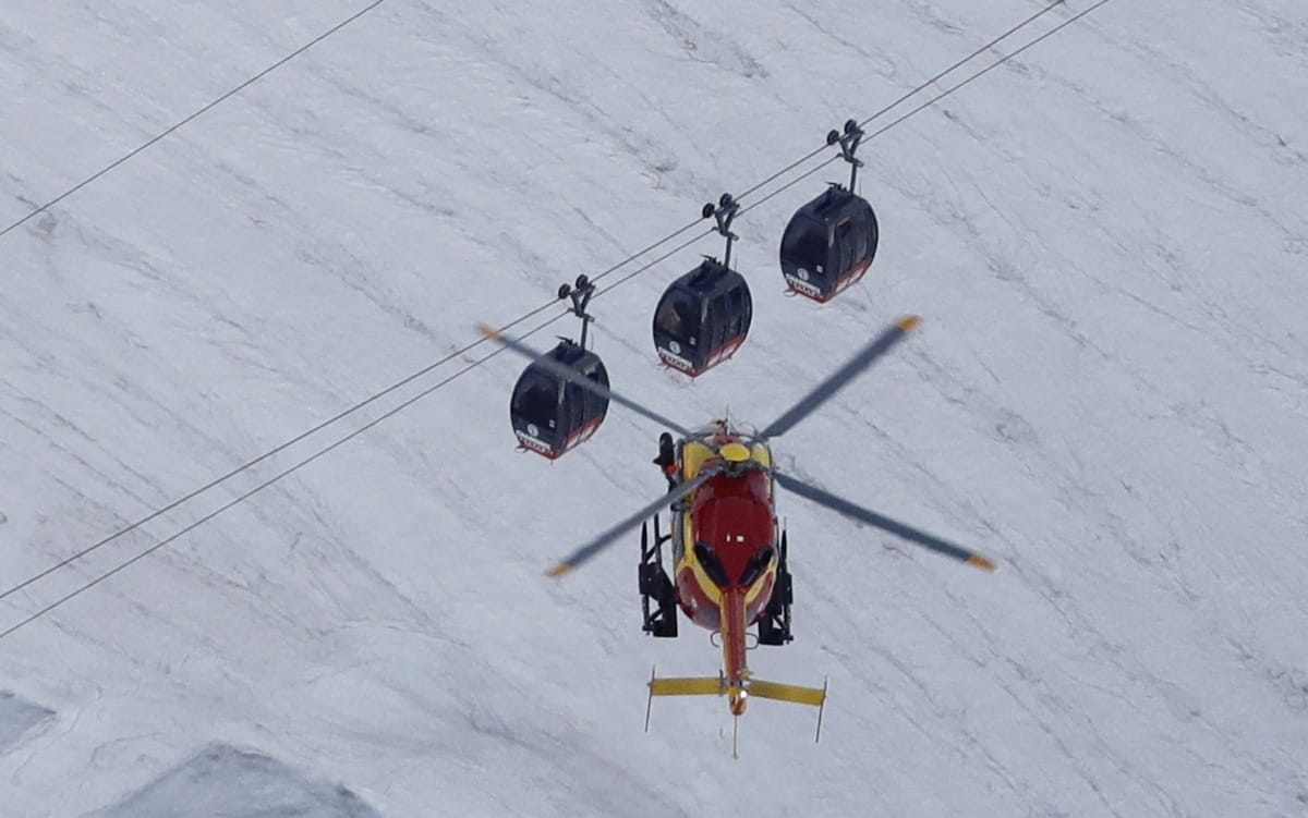 Lehozták a Mont Blanc feletti felvonón éjszakázó turistákat