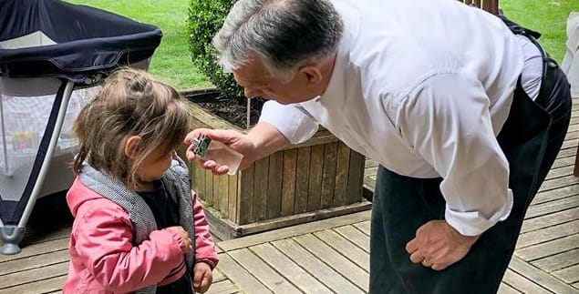 Orbán Viktor is locsolkodott húsvéthétfőn