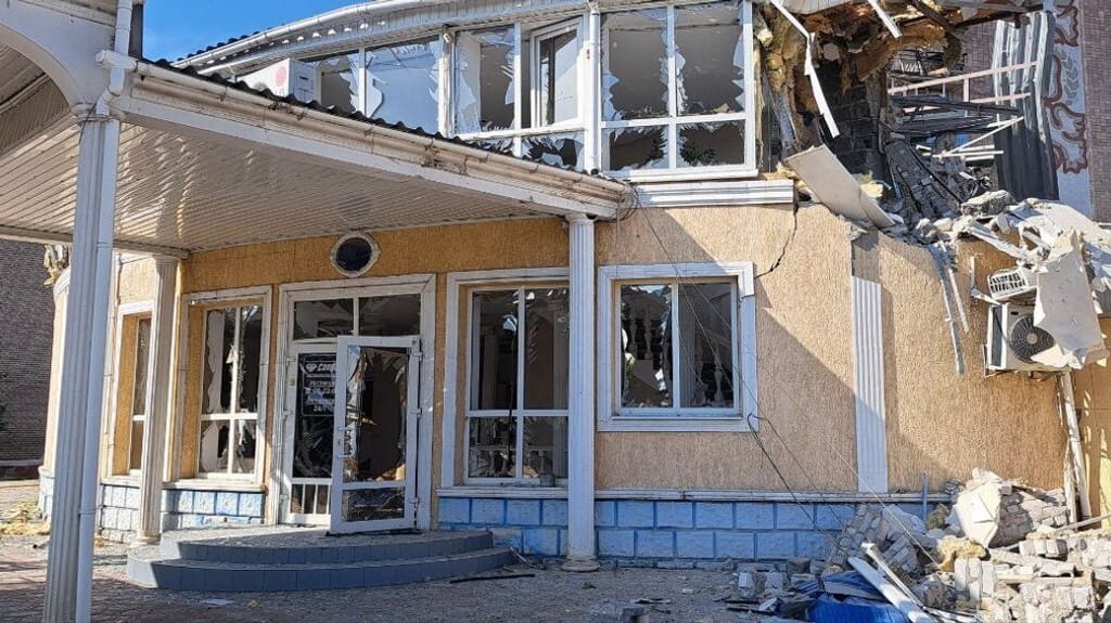 Meghalt a Reuters stábtagja, miután rakéta csapódott ukrajnai hoteljükbe