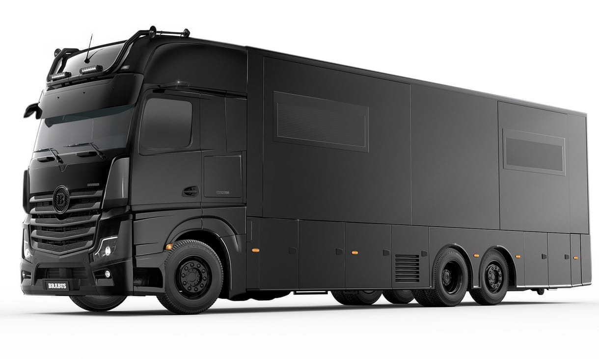 Franciaágy és WC is van az eddigi legnagyobb Brabus tuningautóban