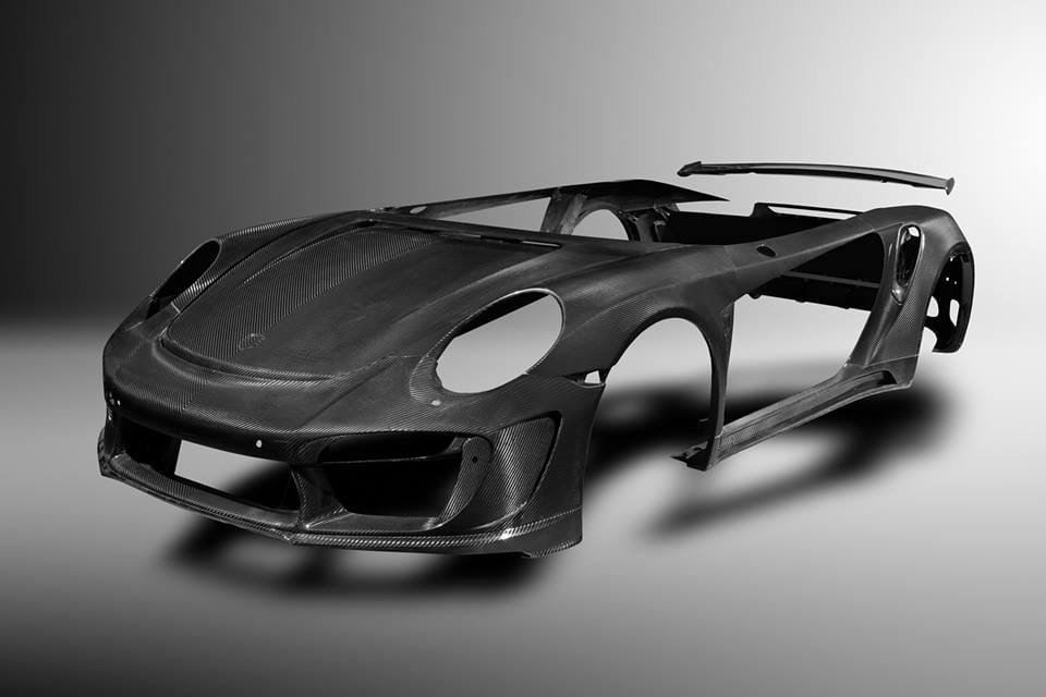 Akár szobadíszként is megállná a helyét Porsche 911 karbonkarosszériája