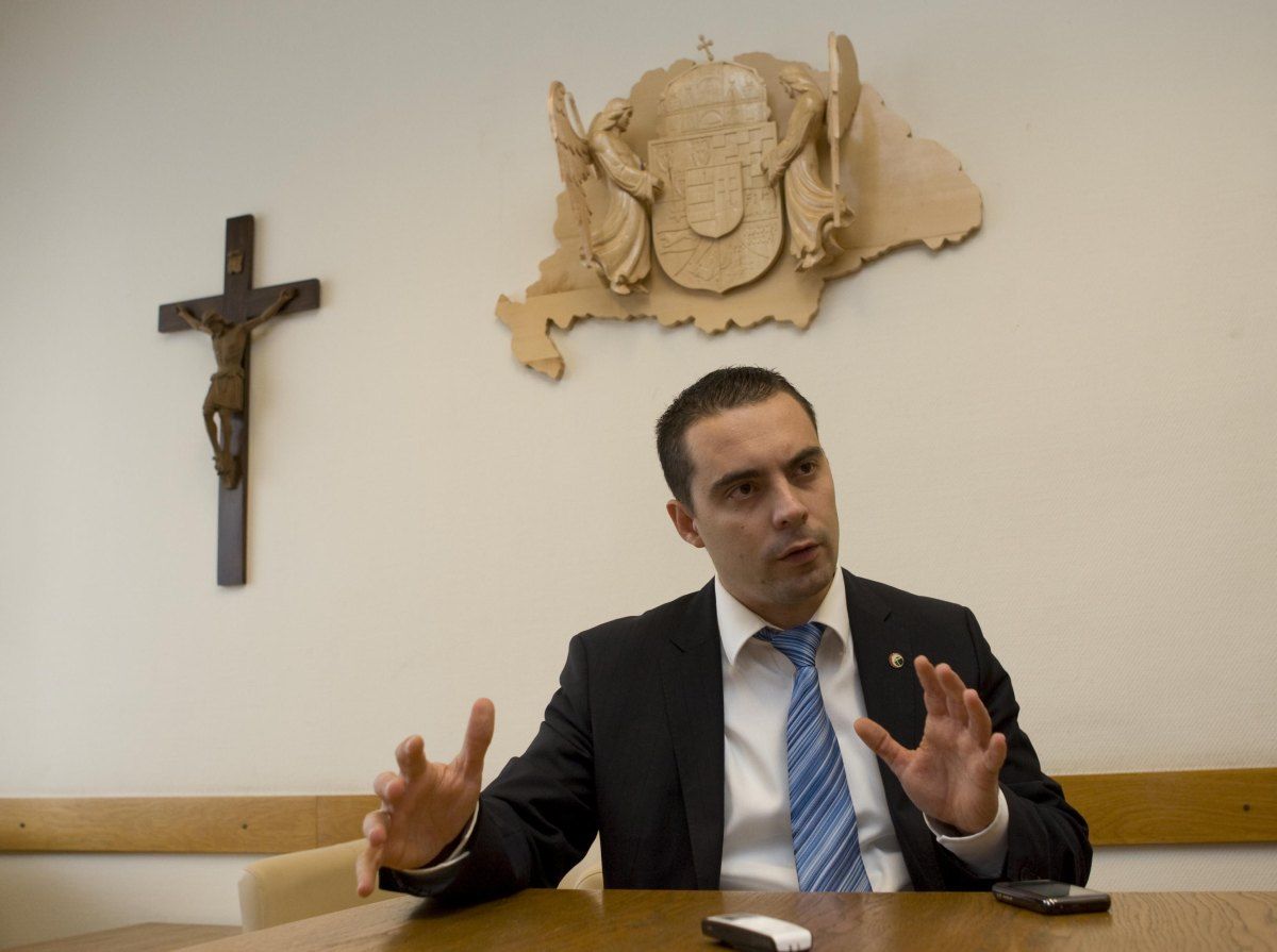 A Jobbik szerint faji alapon diszkriminál a kormány