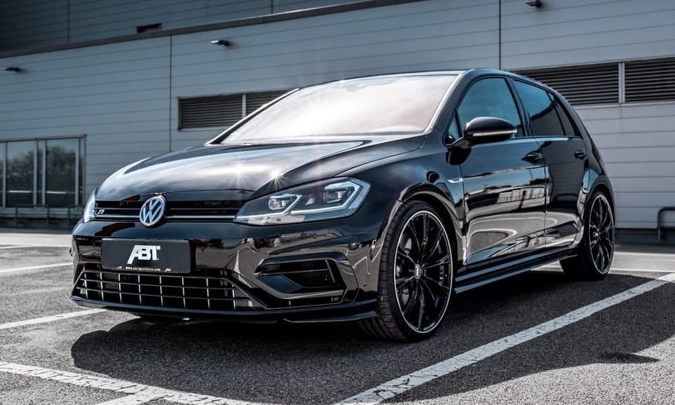 Szteroidos népautó: tovább hergelték a VW Golf R-t