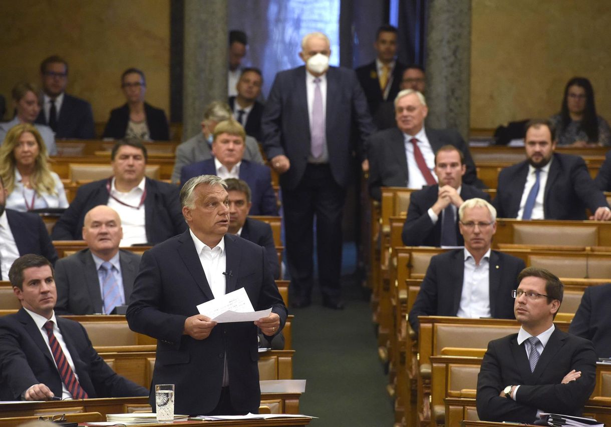 A Fidesz verbális Trianonnal csatolta el az országtól a nemzet nem kormánypárti részét