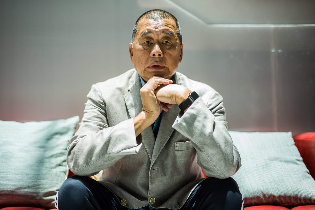 Bemutatjuk a letartóztatott Jimmy Lai médiamágnást, Hongkong védelmezőjét